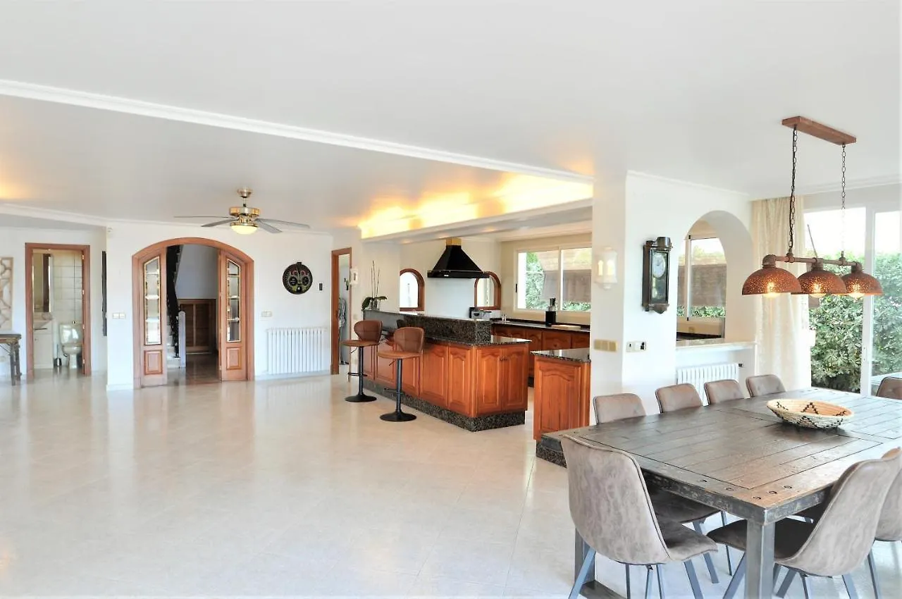 Hermosa Casa De Vacaciones Ca Na Malen La Cabaneta Villa